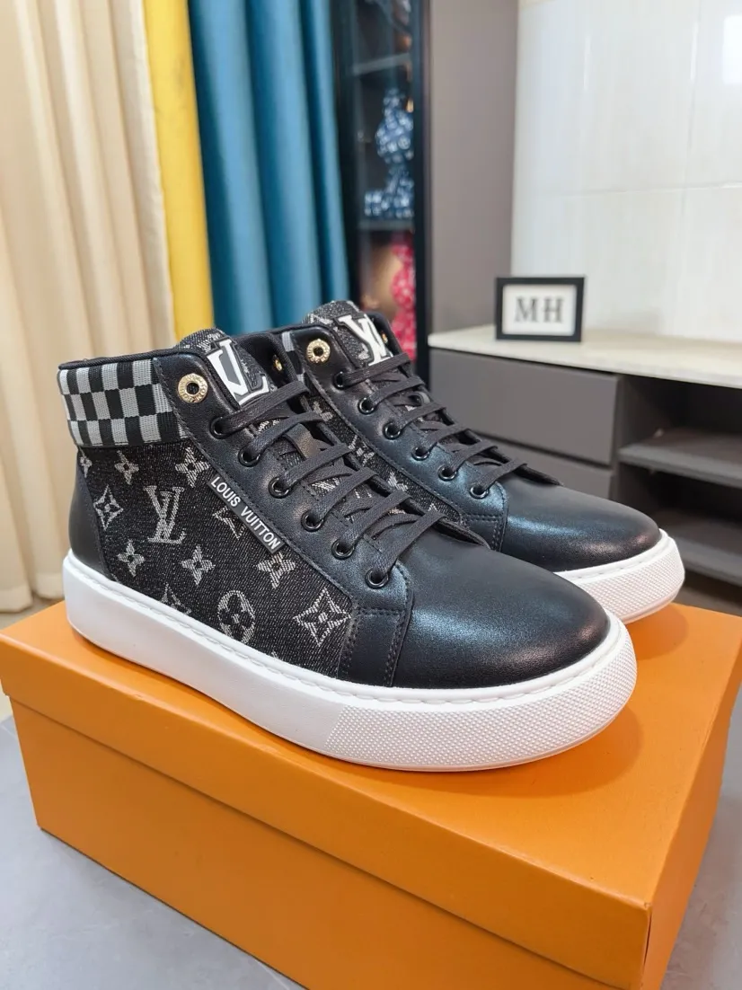 Men's shoes 💰440🌹🌹【LOUIS VUITTON】Same style on Louis Vuitton* official website🚹Men's high-top casual shoes❤️Same style as popular celebrities and big names ~ Best-selling at home and abroad Lv focuses on the checkerboard series...Imported first-layer cowhide with special fabrics➕Full sheep leather lining➕Brand-specific hollow outsole💎Produced by OEM The highest version🔍🔍Number of codes: 38-44,